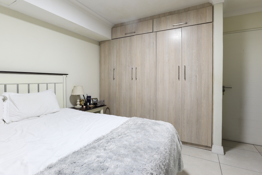 1 Bedroom Property for Sale in Zonnebloem Western Cape